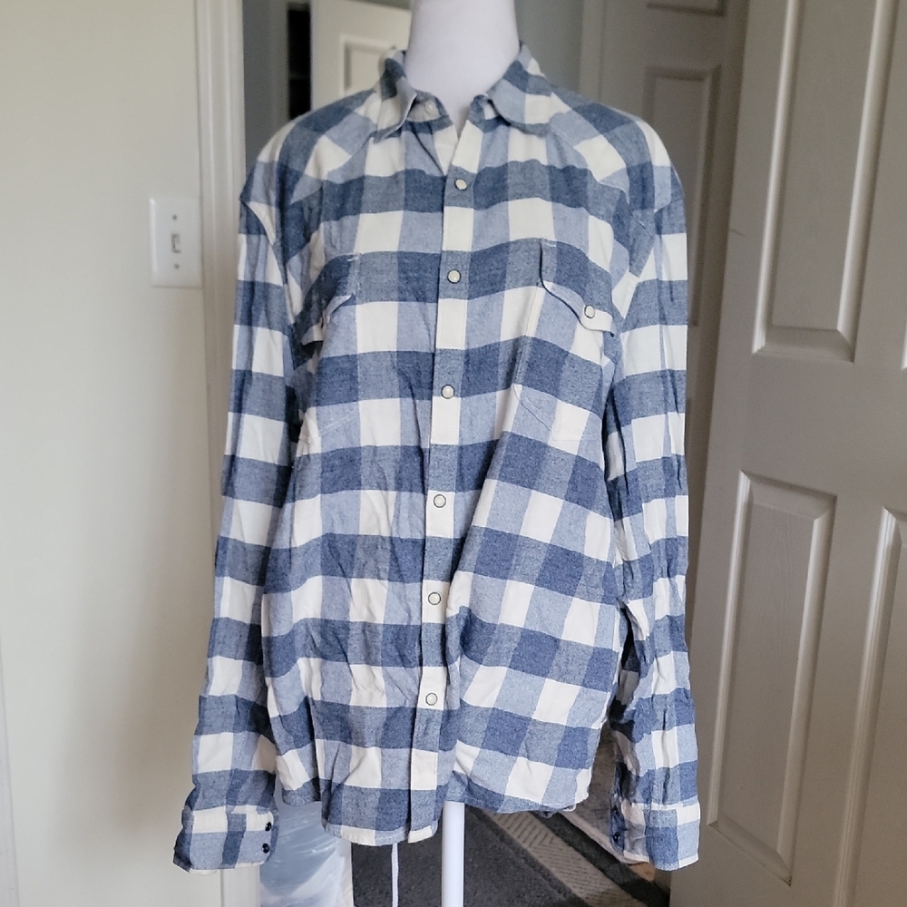 Lucky Brand Size Large Blue and White Checkered Shirt